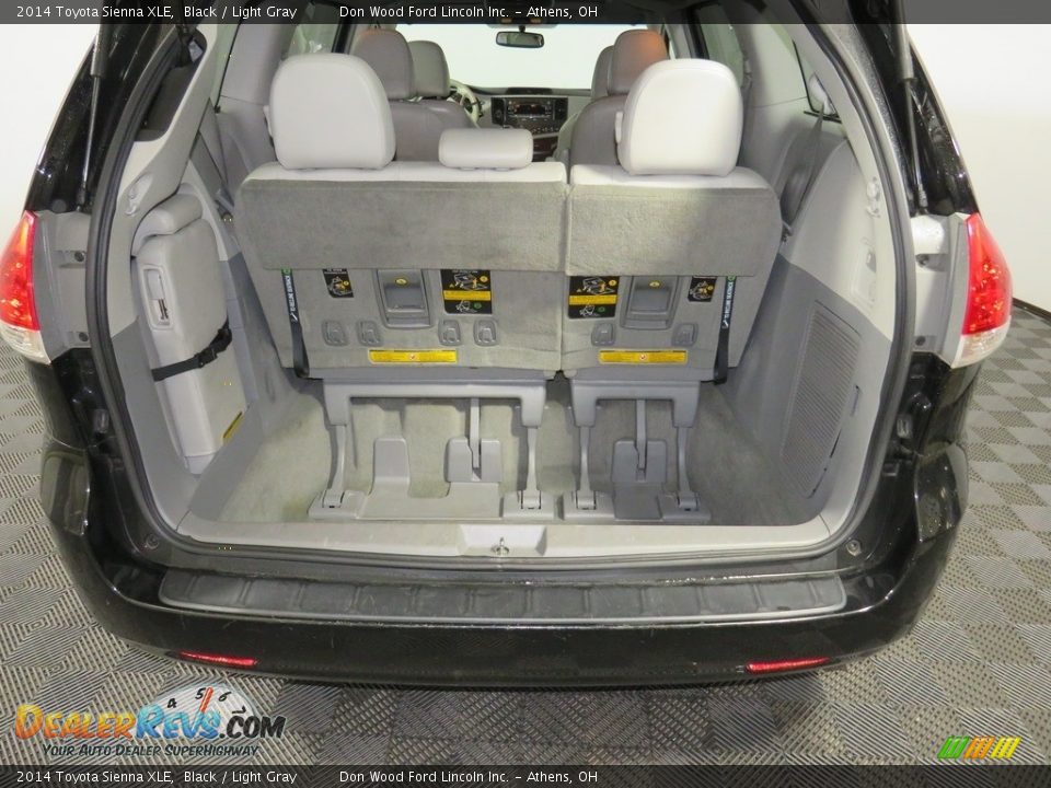 2014 Toyota Sienna XLE Black / Light Gray Photo #11