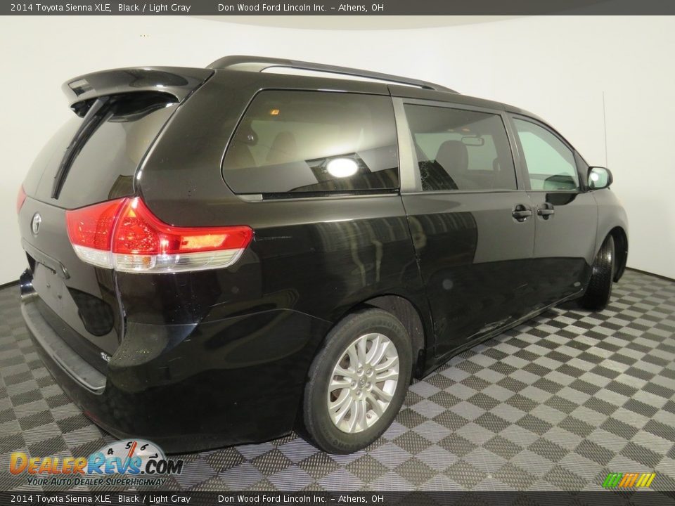 2014 Toyota Sienna XLE Black / Light Gray Photo #14