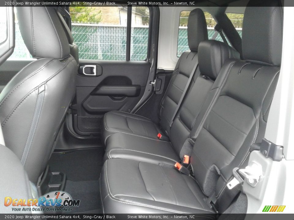 2020 Jeep Wrangler Unlimited Sahara 4x4 Sting-Gray / Black Photo #11