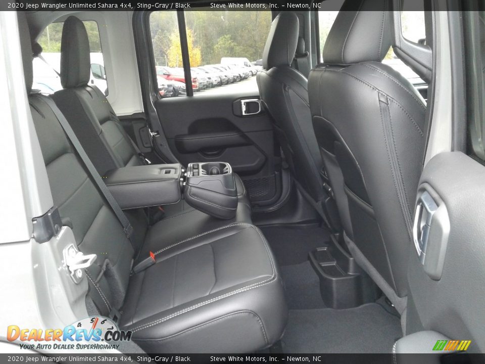 2020 Jeep Wrangler Unlimited Sahara 4x4 Sting-Gray / Black Photo #13