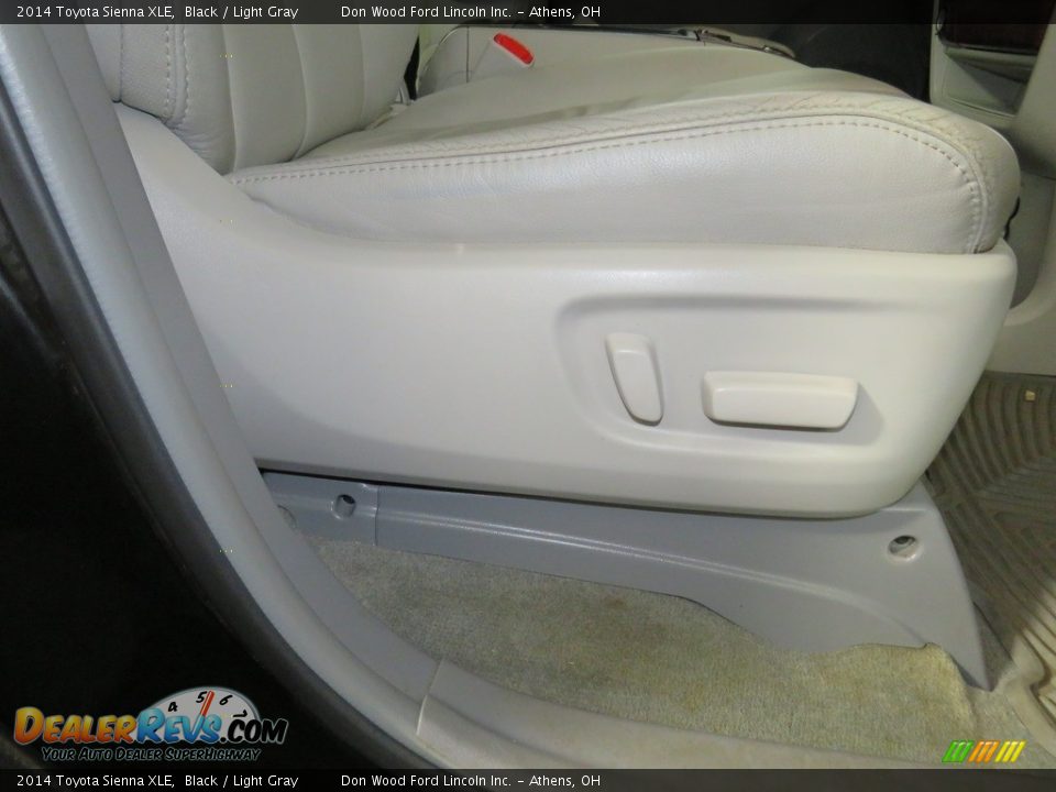 2014 Toyota Sienna XLE Black / Light Gray Photo #25