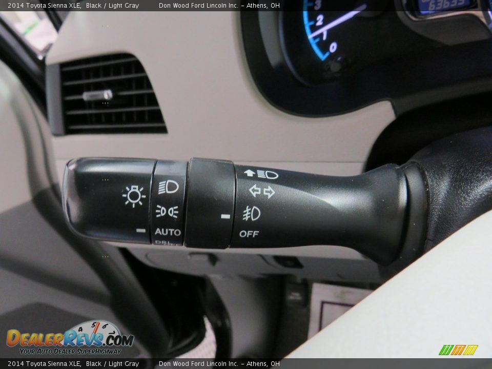 2014 Toyota Sienna XLE Black / Light Gray Photo #29