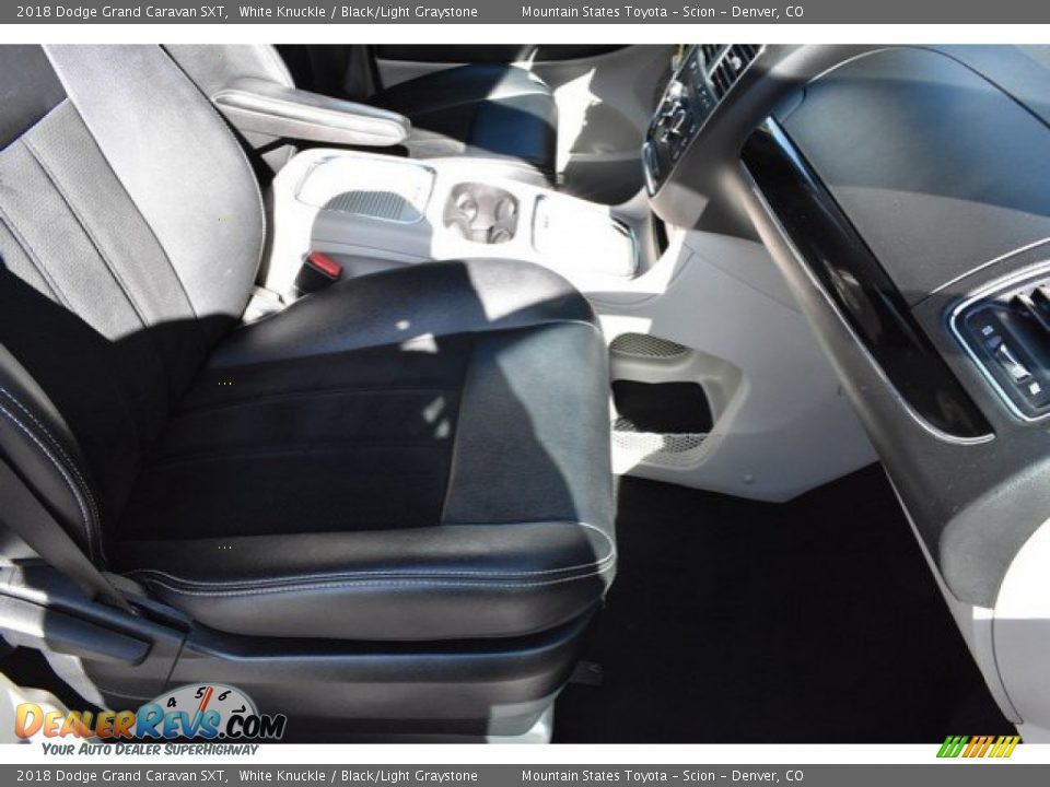 2018 Dodge Grand Caravan SXT White Knuckle / Black/Light Graystone Photo #17