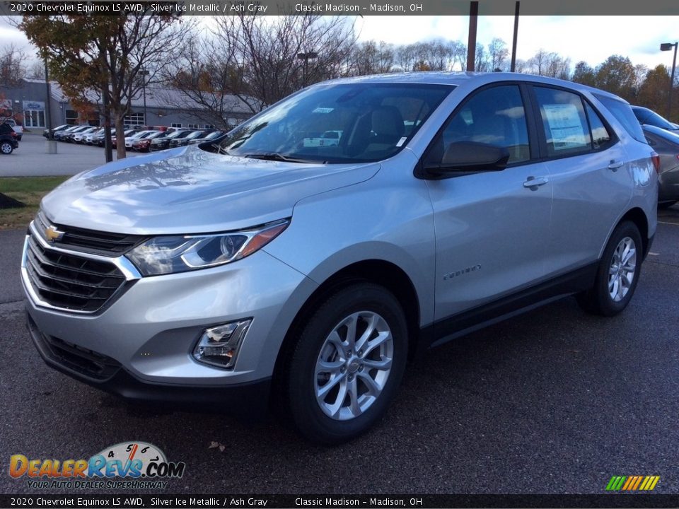 Front 3/4 View of 2020 Chevrolet Equinox LS AWD Photo #5