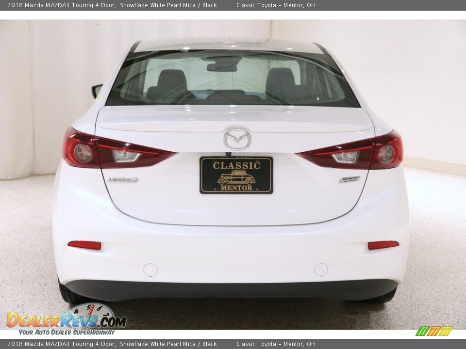 2018 Mazda MAZDA3 Touring 4 Door Snowflake White Pearl Mica / Black Photo #20