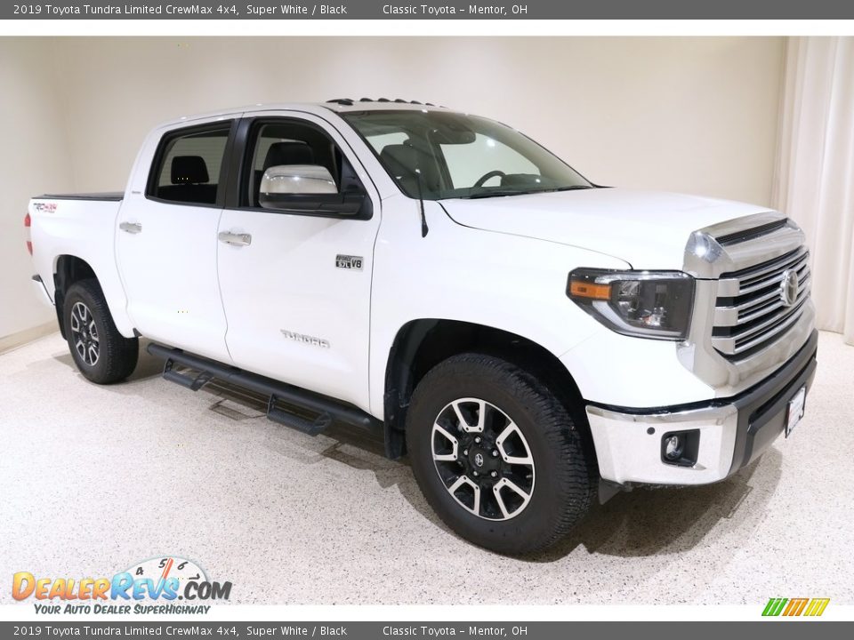 Front 3/4 View of 2019 Toyota Tundra Limited CrewMax 4x4 Photo #1
