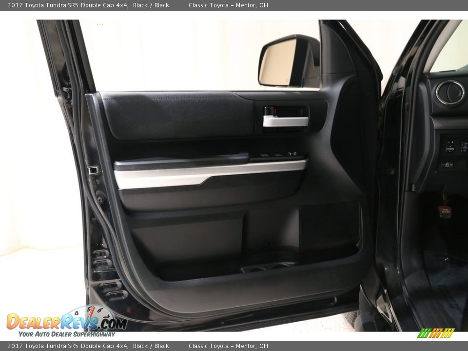 2017 Toyota Tundra SR5 Double Cab 4x4 Black / Black Photo #4