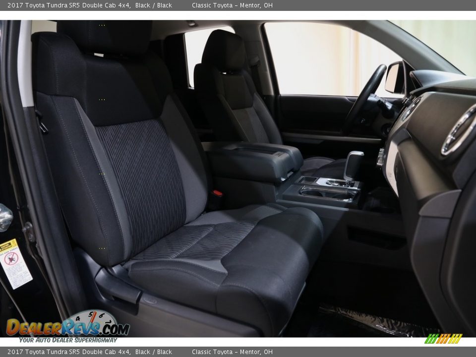 2017 Toyota Tundra SR5 Double Cab 4x4 Black / Black Photo #16