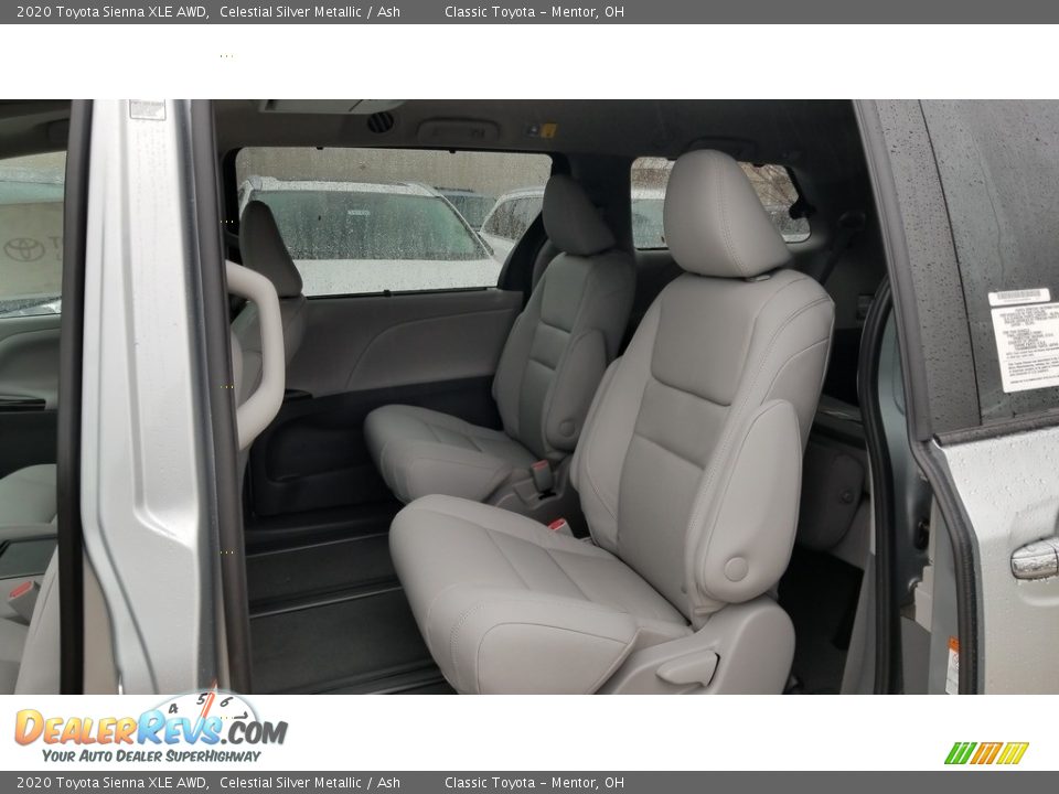 2020 Toyota Sienna XLE AWD Celestial Silver Metallic / Ash Photo #3