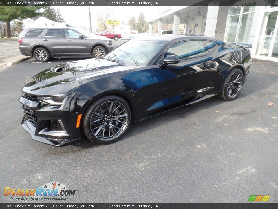 Front 3/4 View of 2020 Chevrolet Camaro ZL1 Coupe Photo #11