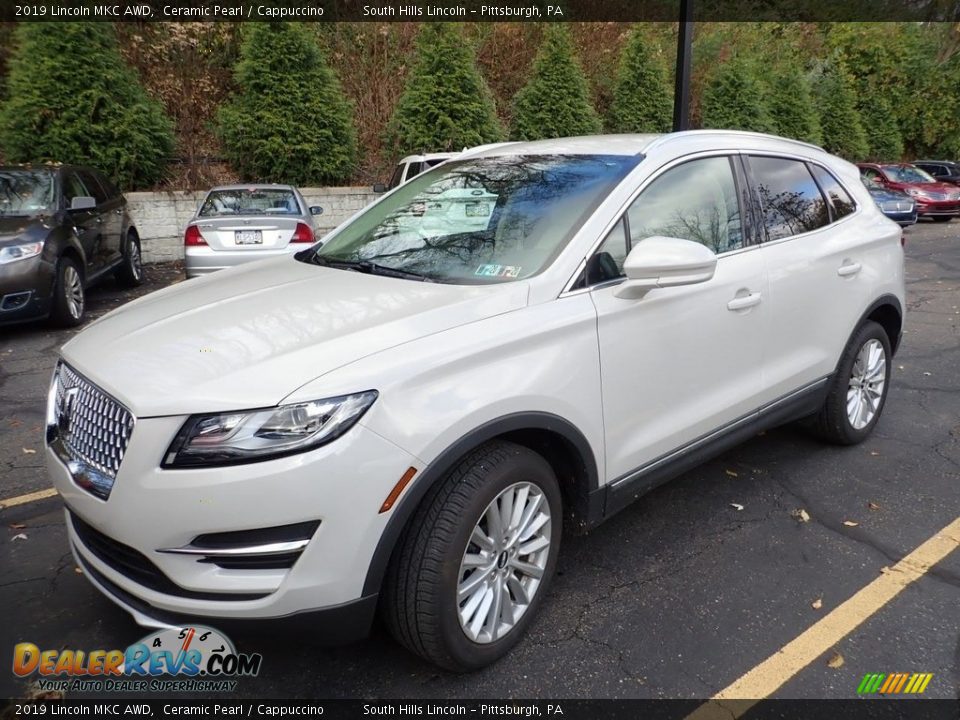 Front 3/4 View of 2019 Lincoln MKC AWD Photo #1