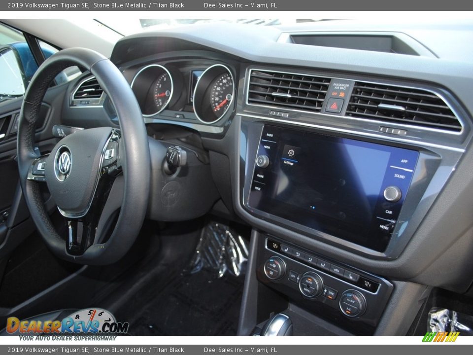 2019 Volkswagen Tiguan SE Stone Blue Metallic / Titan Black Photo #19