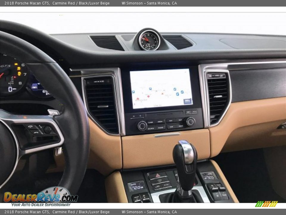 Controls of 2018 Porsche Macan GTS Photo #5