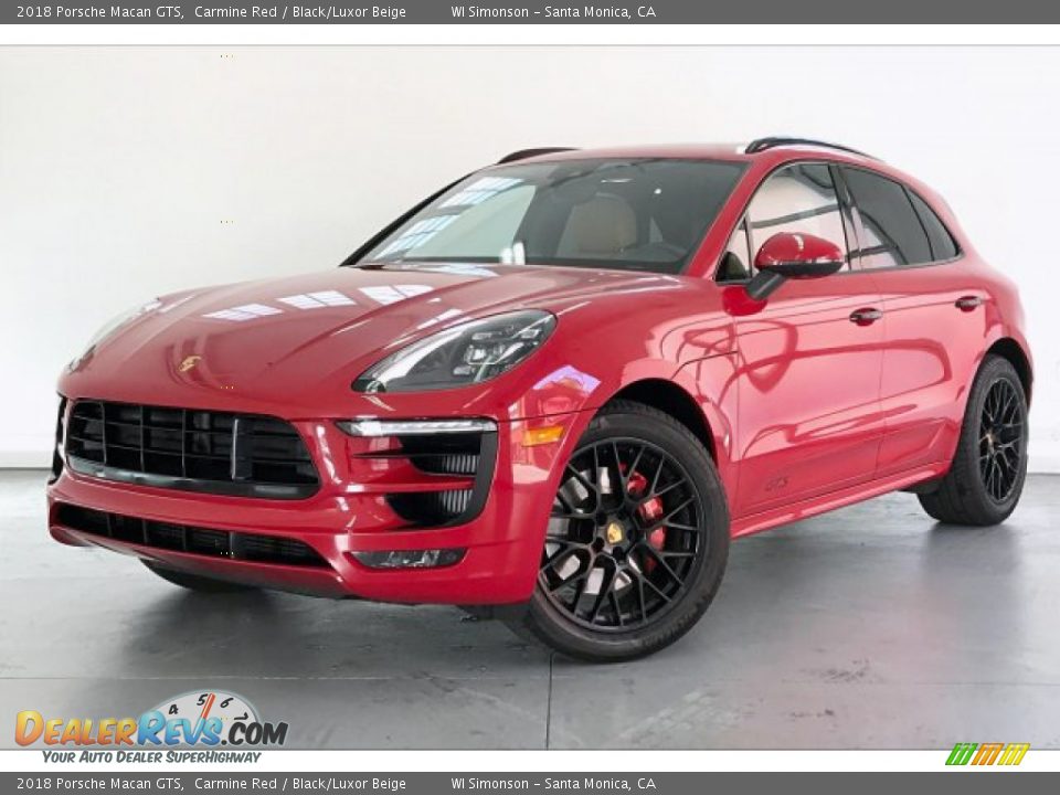 Front 3/4 View of 2018 Porsche Macan GTS Photo #12