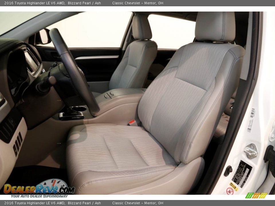 2016 Toyota Highlander LE V6 AWD Blizzard Pearl / Ash Photo #5