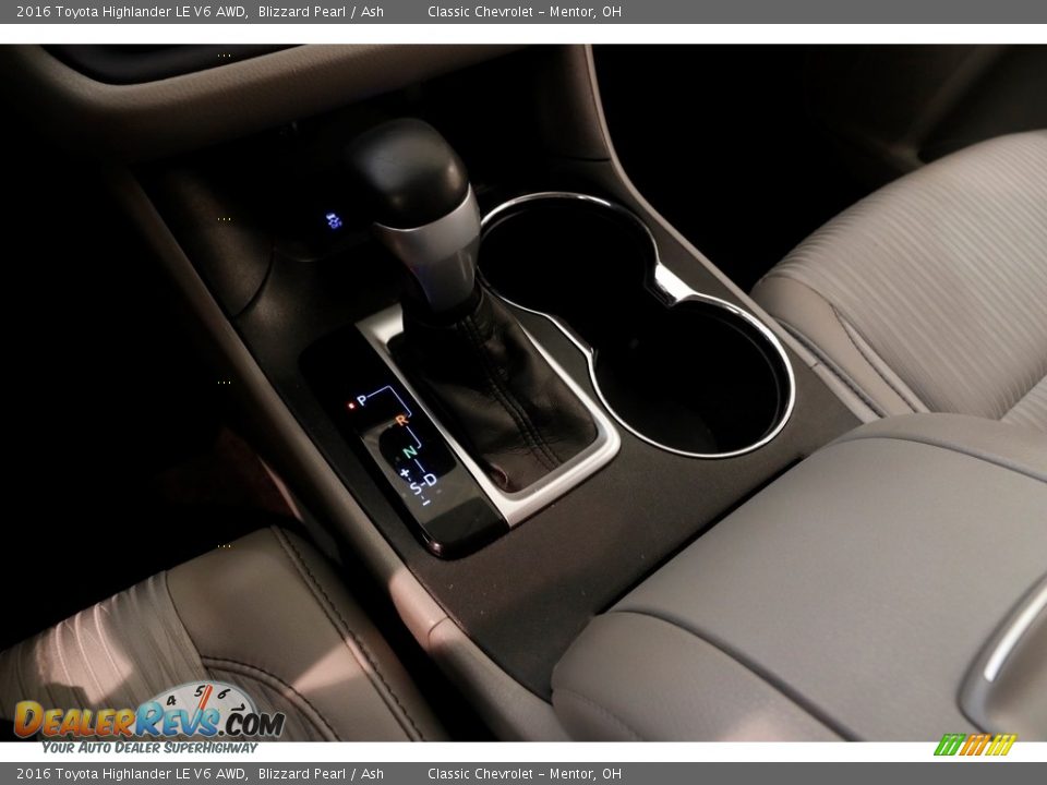 2016 Toyota Highlander LE V6 AWD Blizzard Pearl / Ash Photo #13