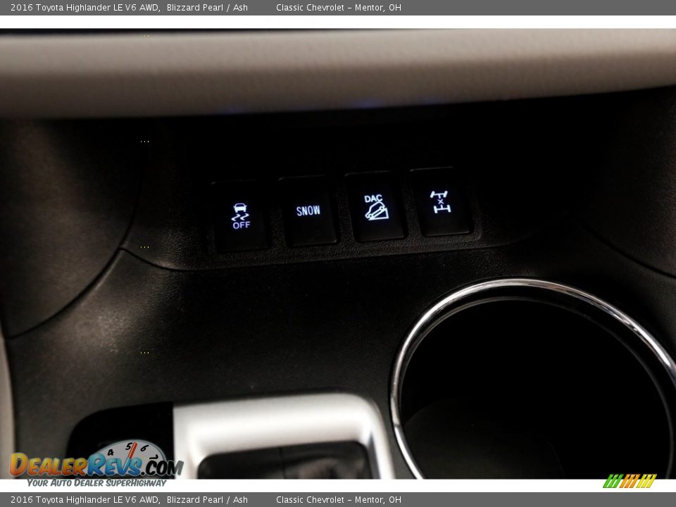 2016 Toyota Highlander LE V6 AWD Blizzard Pearl / Ash Photo #14