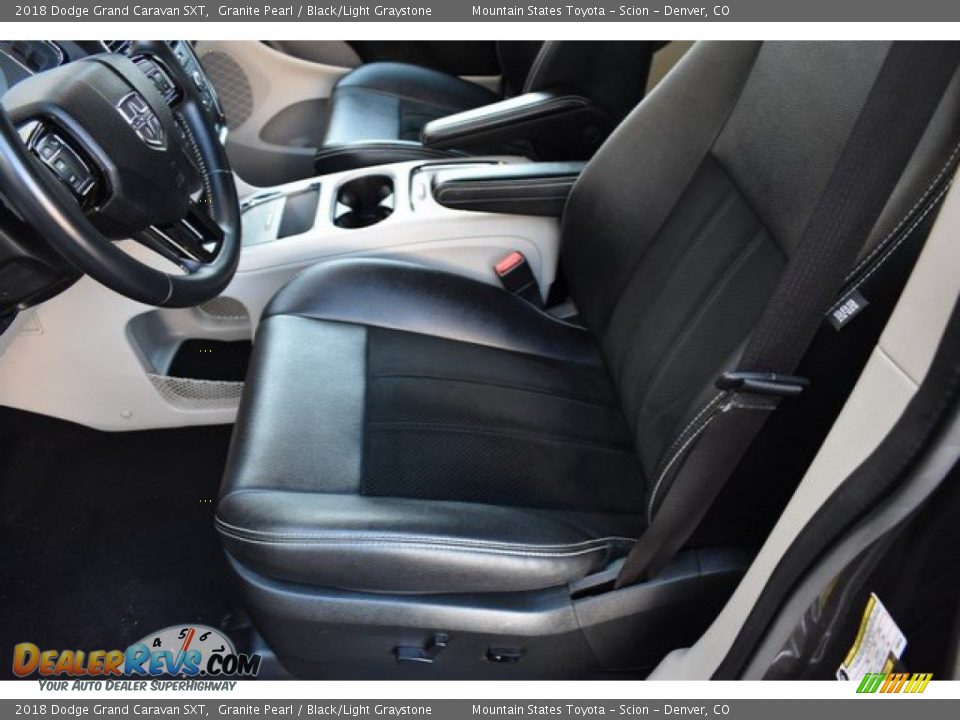 2018 Dodge Grand Caravan SXT Granite Pearl / Black/Light Graystone Photo #11