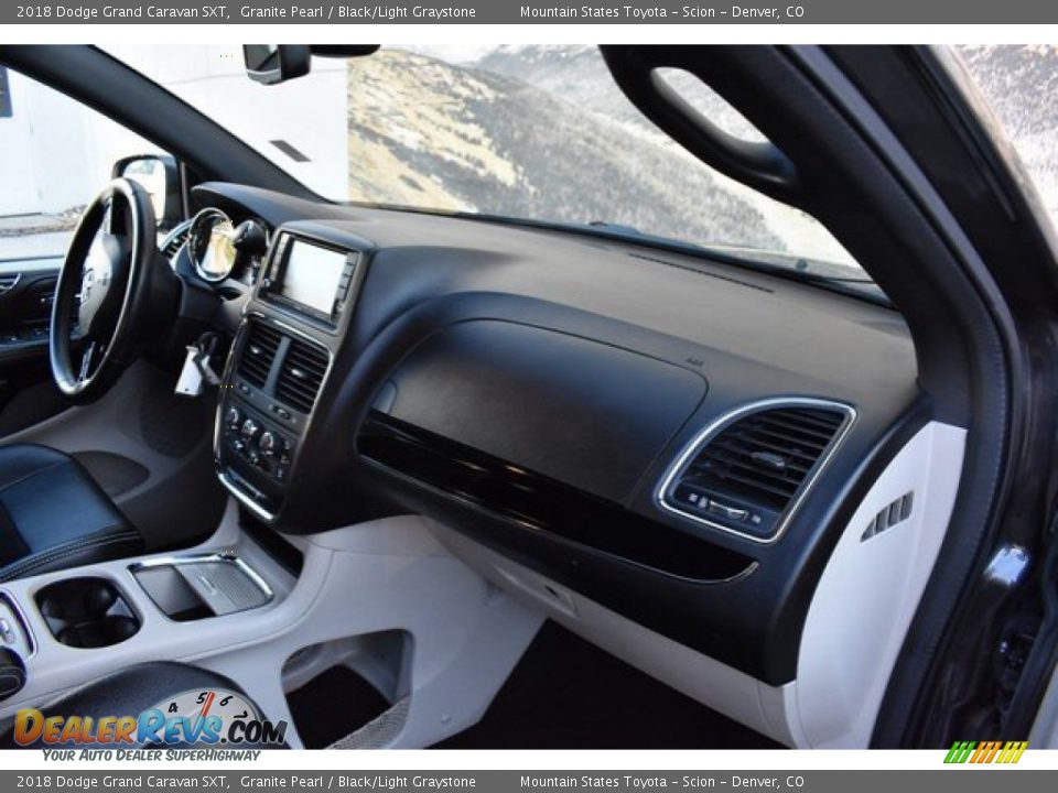 2018 Dodge Grand Caravan SXT Granite Pearl / Black/Light Graystone Photo #16