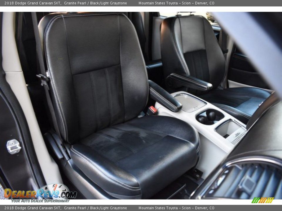 2018 Dodge Grand Caravan SXT Granite Pearl / Black/Light Graystone Photo #18