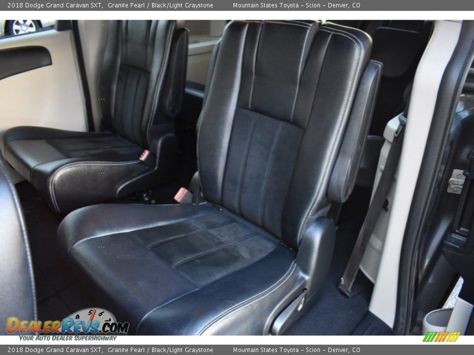 2018 Dodge Grand Caravan SXT Granite Pearl / Black/Light Graystone Photo #21