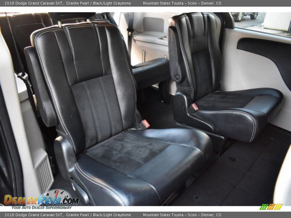 2018 Dodge Grand Caravan SXT Granite Pearl / Black/Light Graystone Photo #22