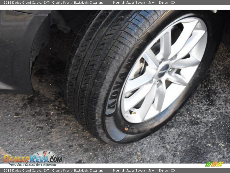 2018 Dodge Grand Caravan SXT Granite Pearl / Black/Light Graystone Photo #29