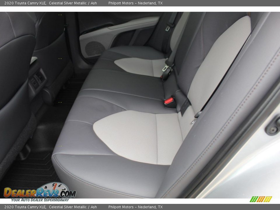 2020 Toyota Camry XLE Celestial Silver Metallic / Ash Photo #18
