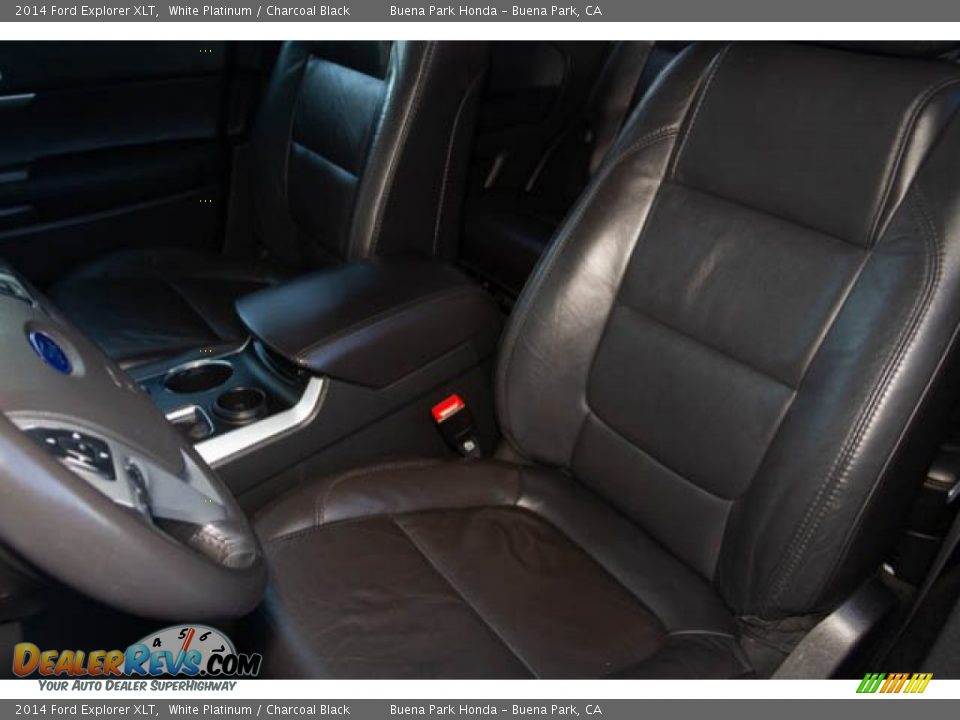 2014 Ford Explorer XLT White Platinum / Charcoal Black Photo #17