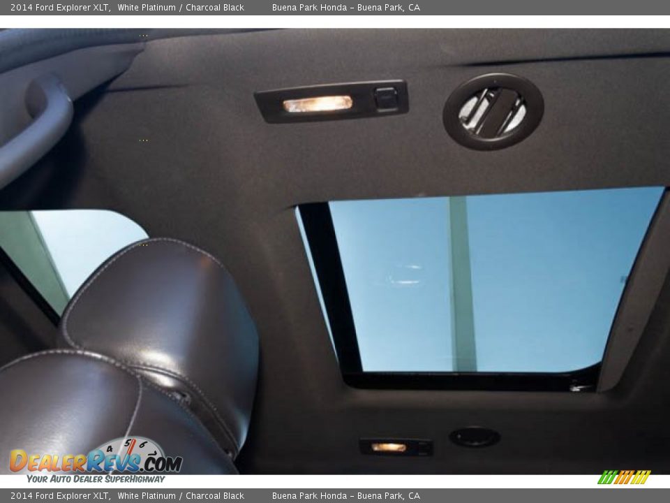 2014 Ford Explorer XLT White Platinum / Charcoal Black Photo #18