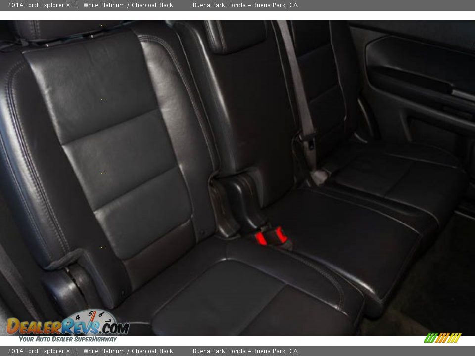 2014 Ford Explorer XLT White Platinum / Charcoal Black Photo #24