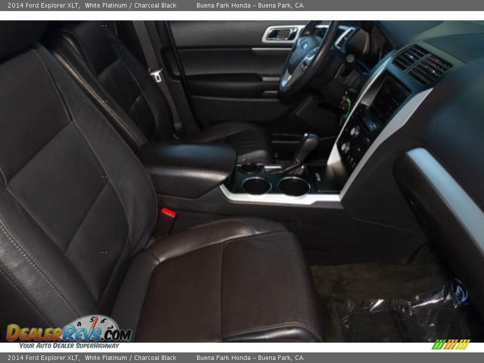 2014 Ford Explorer XLT White Platinum / Charcoal Black Photo #25