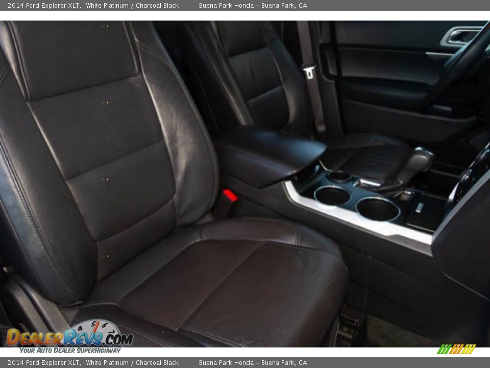 2014 Ford Explorer XLT White Platinum / Charcoal Black Photo #26