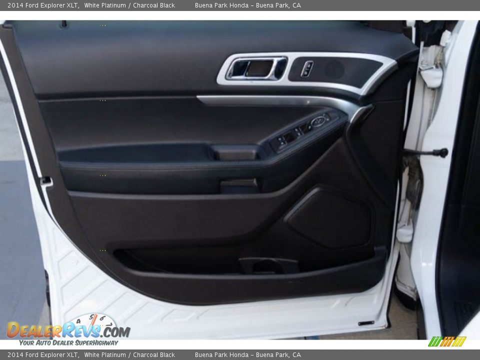 2014 Ford Explorer XLT White Platinum / Charcoal Black Photo #31