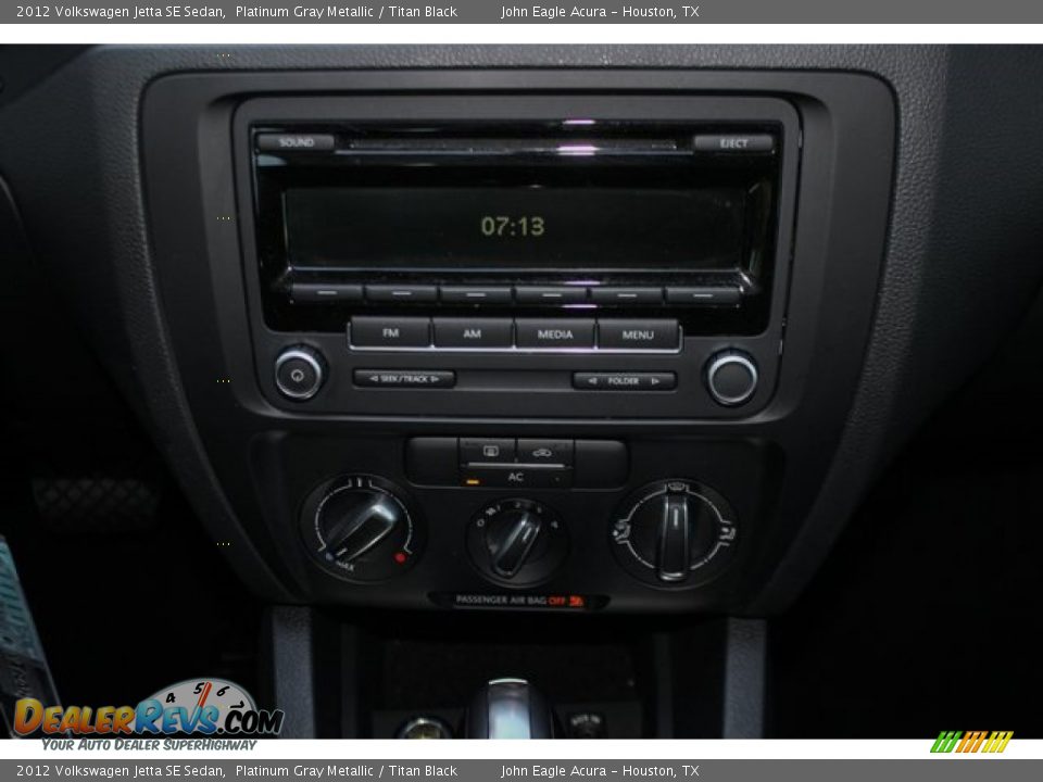 2012 Volkswagen Jetta SE Sedan Platinum Gray Metallic / Titan Black Photo #31
