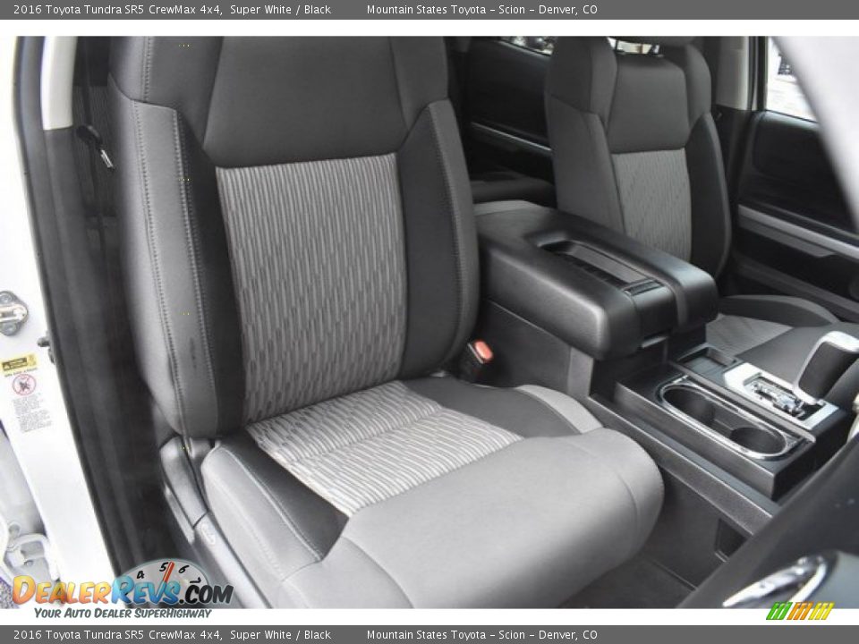 2016 Toyota Tundra SR5 CrewMax 4x4 Super White / Black Photo #18