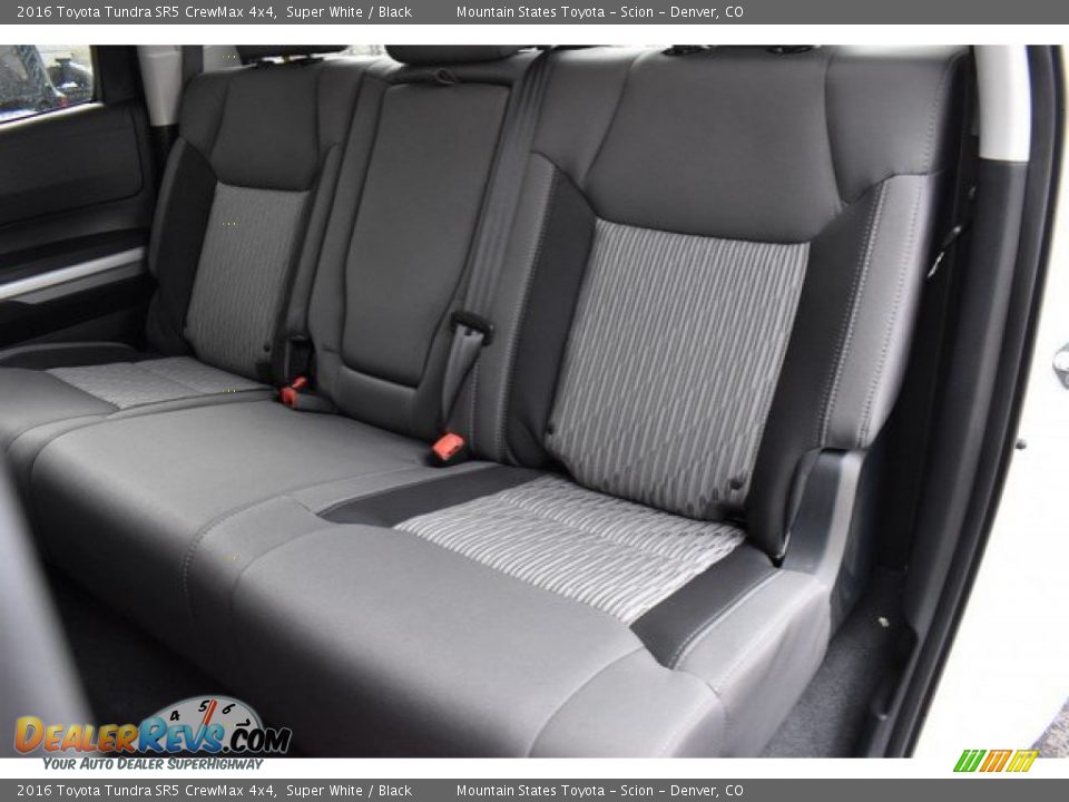 2016 Toyota Tundra SR5 CrewMax 4x4 Super White / Black Photo #21
