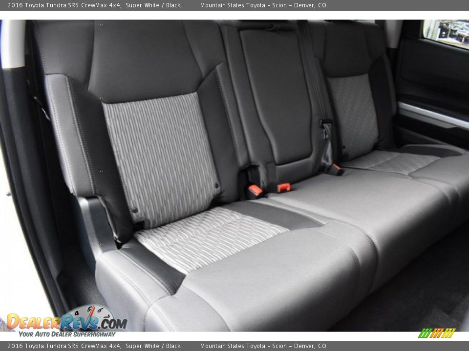 2016 Toyota Tundra SR5 CrewMax 4x4 Super White / Black Photo #22
