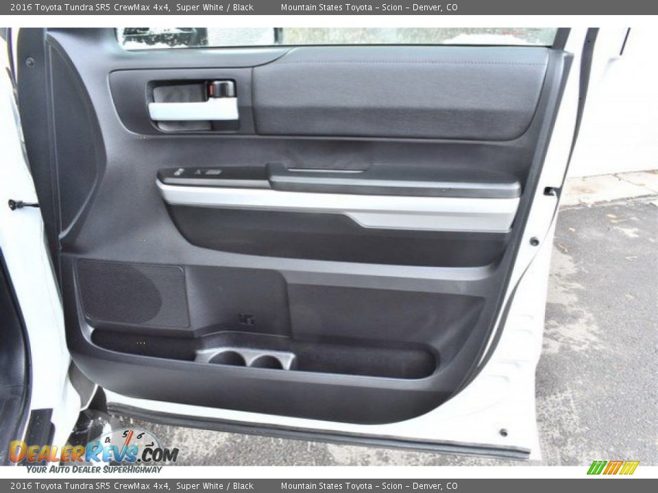 2016 Toyota Tundra SR5 CrewMax 4x4 Super White / Black Photo #25