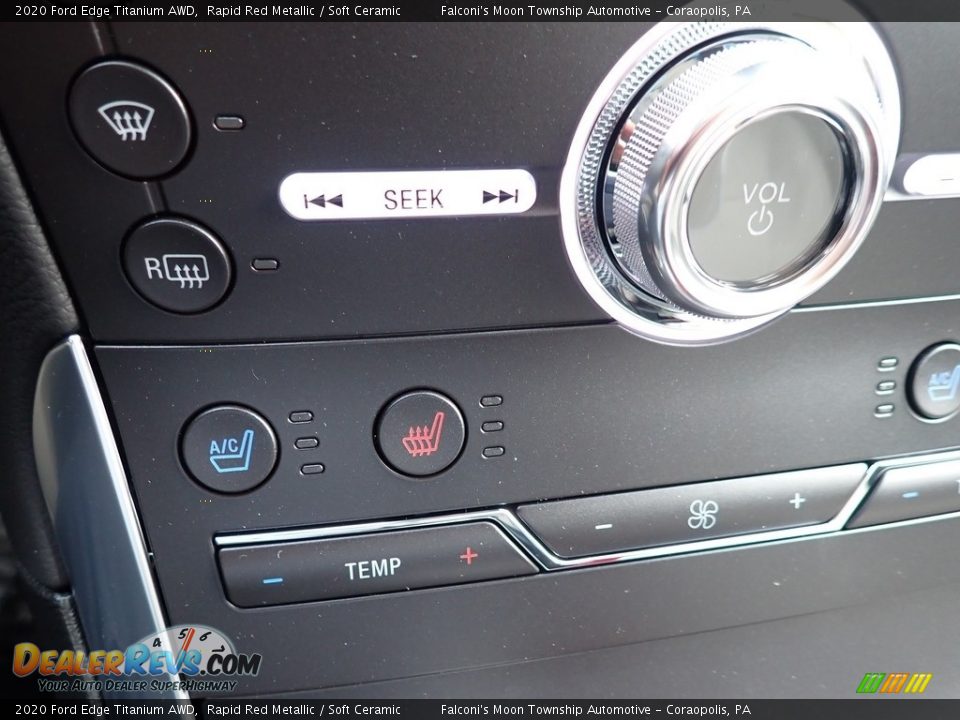 Controls of 2020 Ford Edge Titanium AWD Photo #15