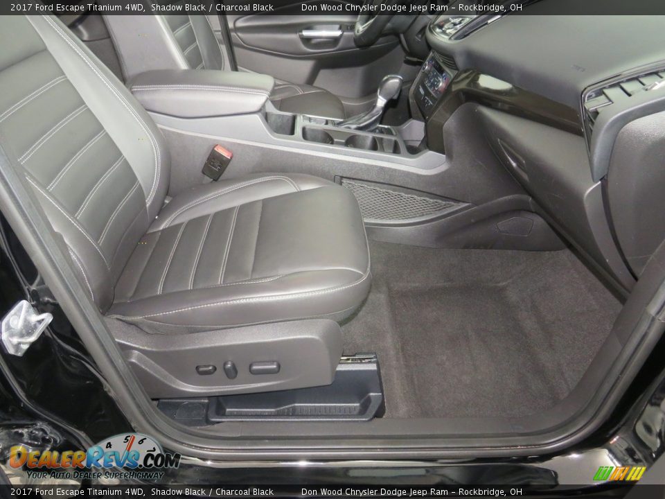 2017 Ford Escape Titanium 4WD Shadow Black / Charcoal Black Photo #32
