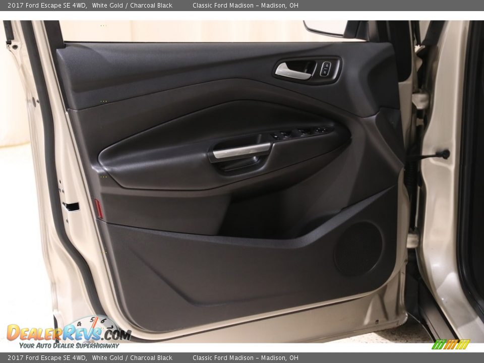 2017 Ford Escape SE 4WD White Gold / Charcoal Black Photo #4