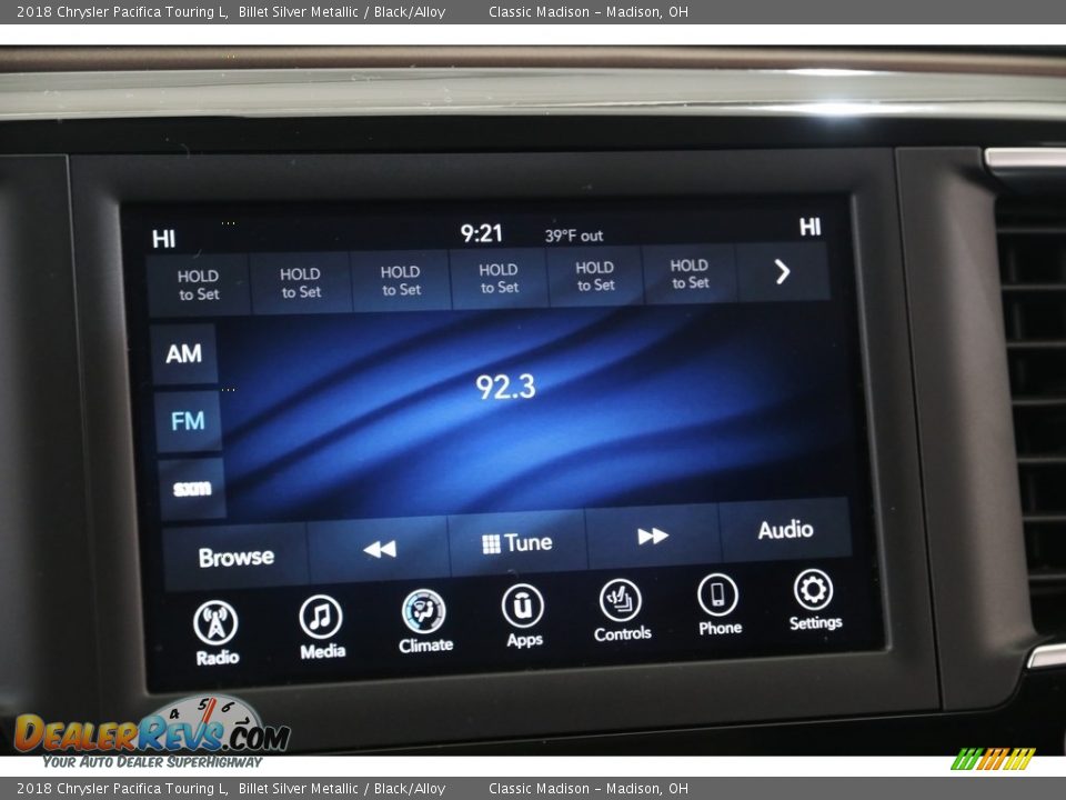 2018 Chrysler Pacifica Touring L Billet Silver Metallic / Black/Alloy Photo #10