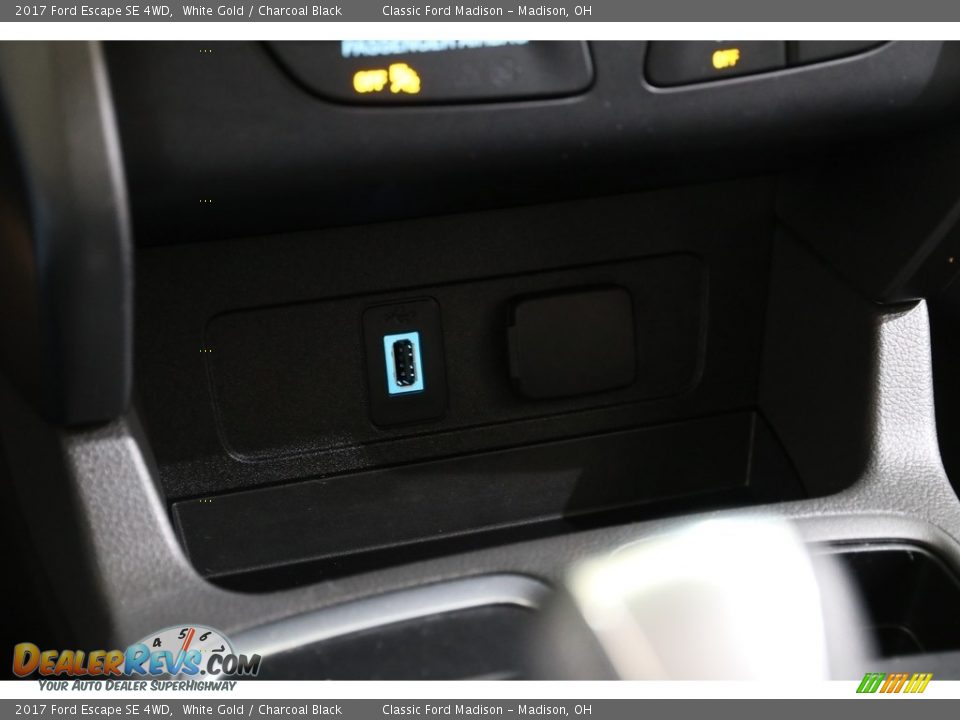 2017 Ford Escape SE 4WD White Gold / Charcoal Black Photo #15