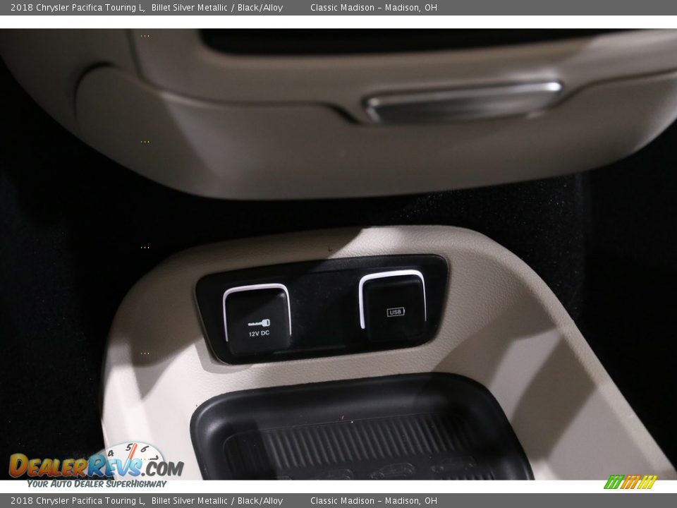 2018 Chrysler Pacifica Touring L Billet Silver Metallic / Black/Alloy Photo #16