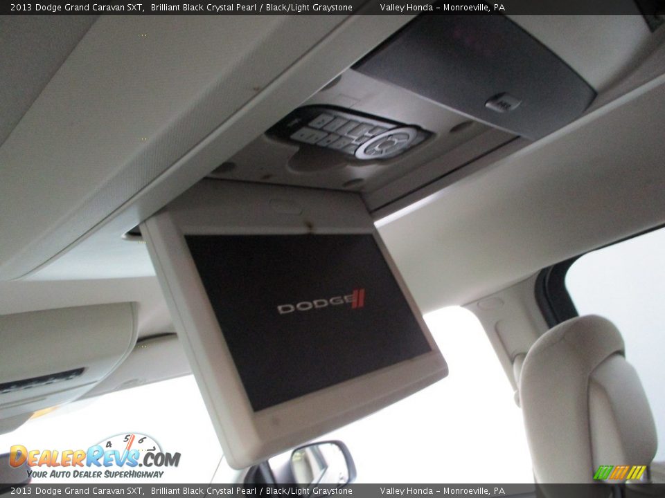 2013 Dodge Grand Caravan SXT Brilliant Black Crystal Pearl / Black/Light Graystone Photo #14
