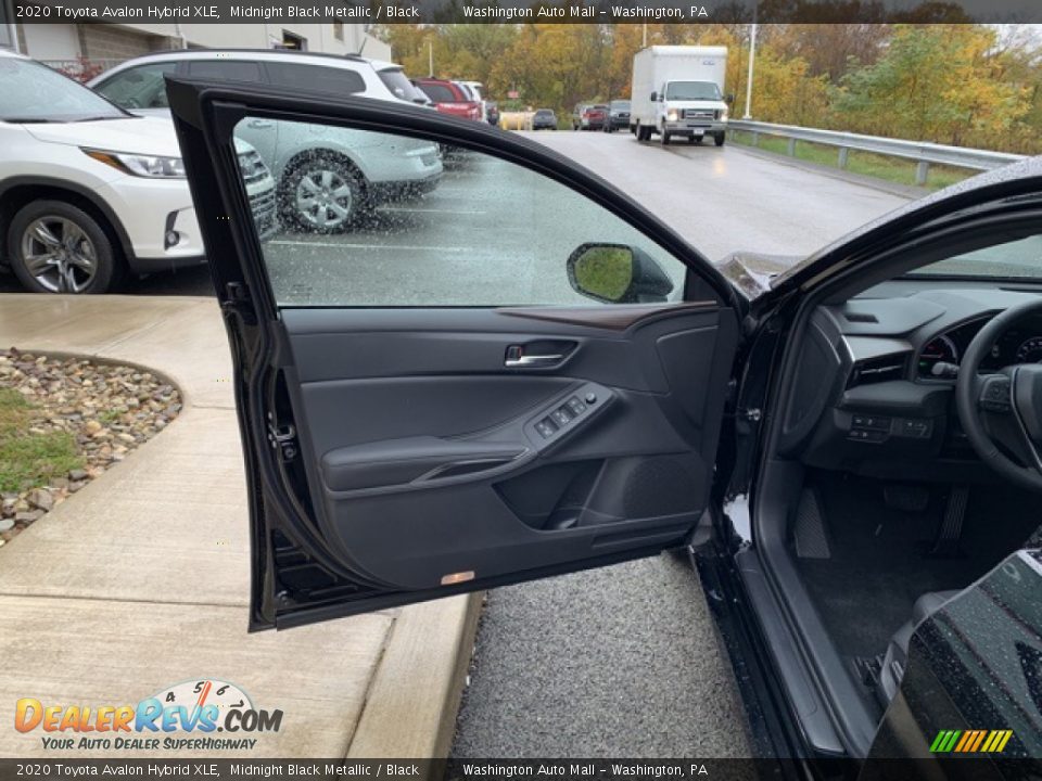 2020 Toyota Avalon Hybrid XLE Midnight Black Metallic / Black Photo #4