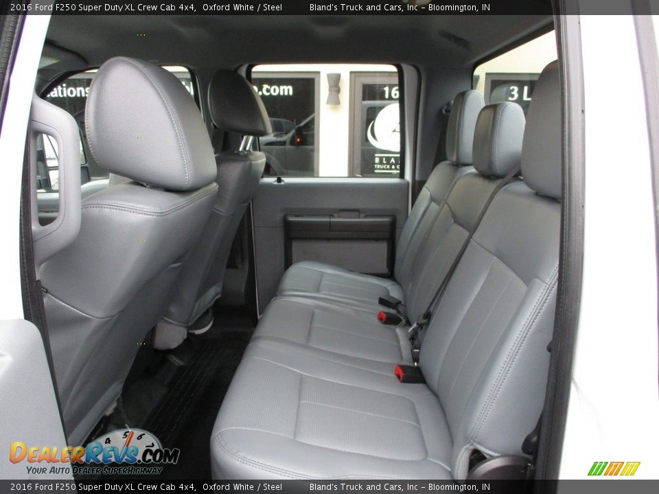 2016 Ford F250 Super Duty XL Crew Cab 4x4 Oxford White / Steel Photo #9