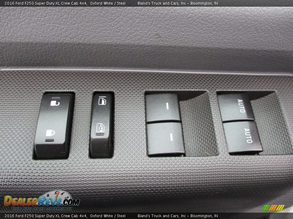 2016 Ford F250 Super Duty XL Crew Cab 4x4 Oxford White / Steel Photo #10