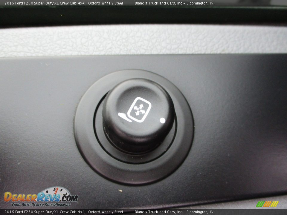2016 Ford F250 Super Duty XL Crew Cab 4x4 Oxford White / Steel Photo #11
